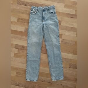 Abercrombie & Fitch The 90’s Straight Ultra High Rise
